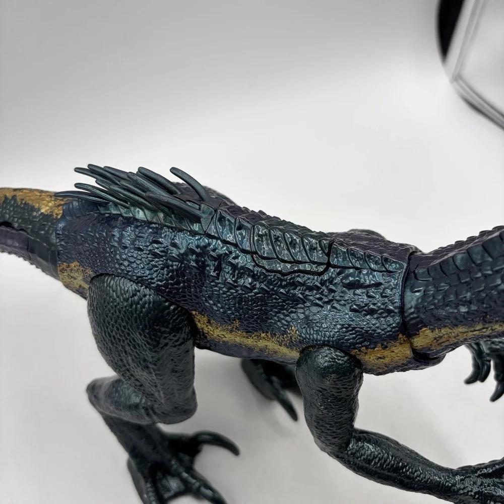 Jurassic World Track N Attack Indoraptor Dinosaur Figure with Tracking Gear
